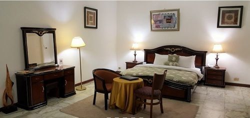Embassy Suites Hotel Monrovia Esterno foto